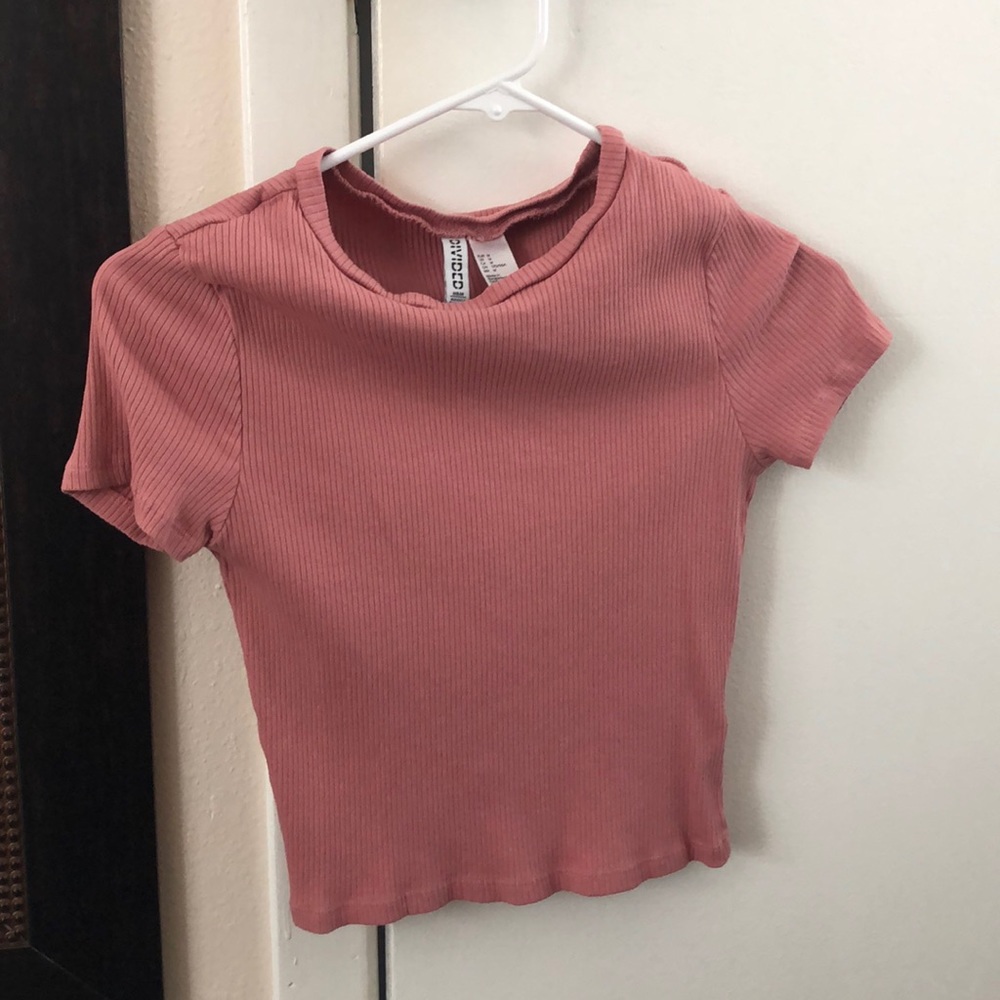 Divided pink ribbed crop top
